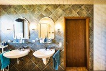 OG Elternbad Exklusive Doppelhaush�lfte mit gro�z�gigem Raumkonzept und stilvollem Wohnambiente