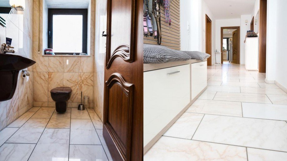 EG G�ste WC und Flur Doppelhaush�lfte Langerwehe / Hamich