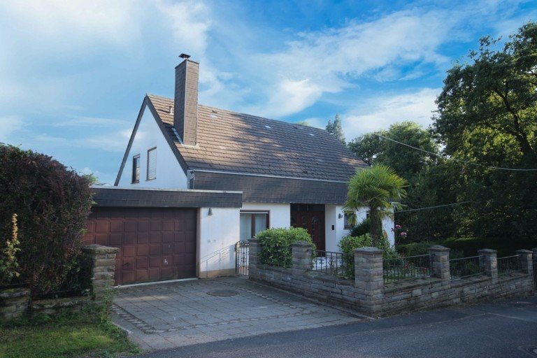  Leverkusen / Steinb�chel Einfamilienhaus Rohdiamant sucht neuen Eigent�mer