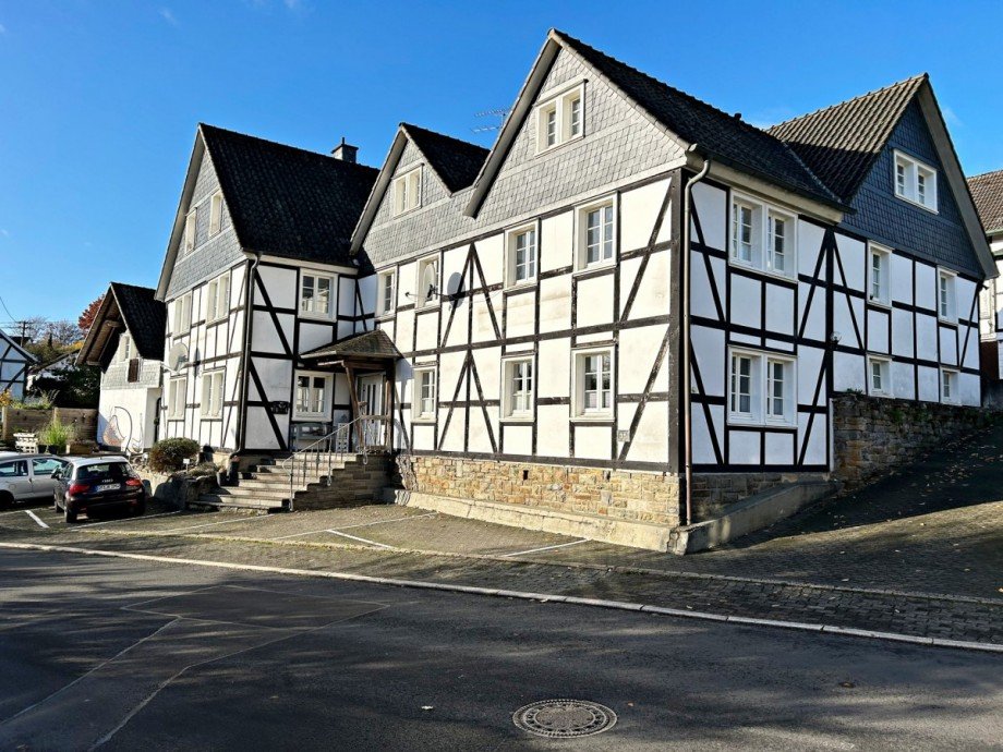 Seitenansicht Mehrfamilienhaus Engelskirchen