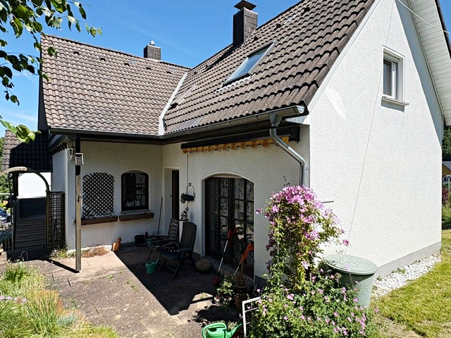 Hofansicht Haus 1 Reichshof / Wildbergerh�tte Einfamilienhaus !! ZWEI ZU EINEM PREIS !!